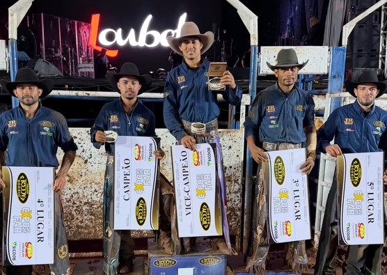 Farol: disputa acirrada de Rodeio e show com Loubet marcam encerramento da Expofar 2026