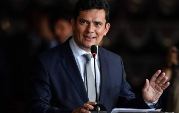 Moro lidera pesquisa para Governador 