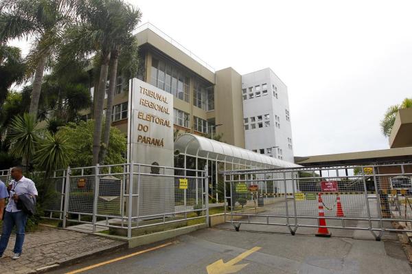 ELEIÇÕES: Ex-prefeitos e vereadores aparecem em lista do TCE-PR com contas irregulares